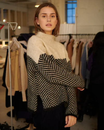 Amelia® | Soft Turtleneck