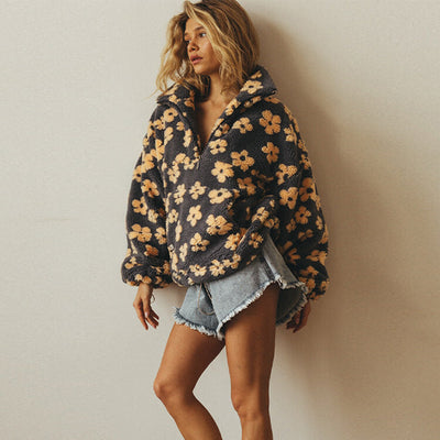 Amelia™ – Soft Pullover with Flowers