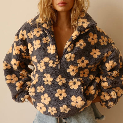Amelia™ – Soft Pullover with Flowers