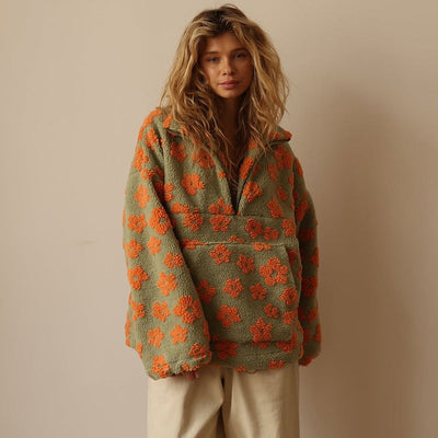 Amelia™ – Soft Pullover with Flowers