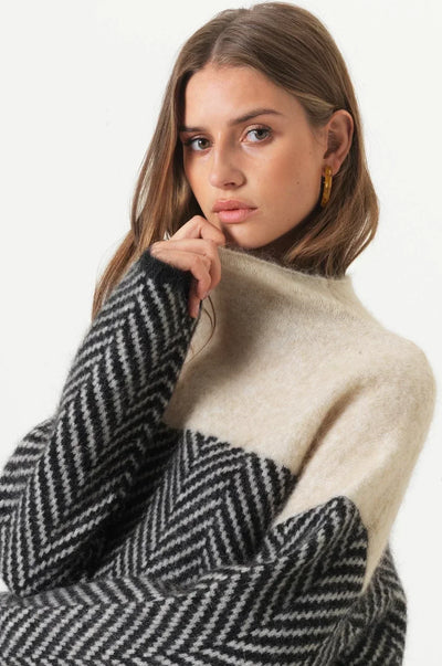 Amelia® | Soft Turtleneck