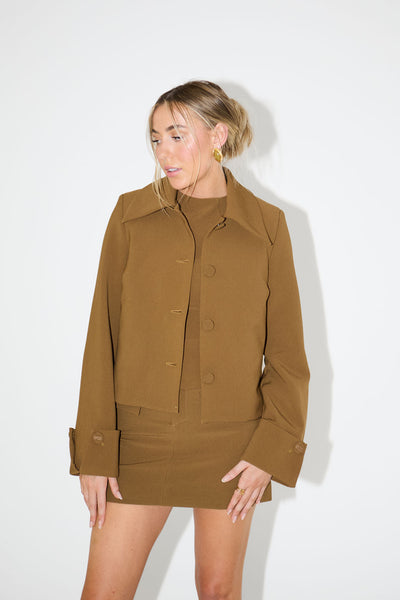 Amelia® | Ultimate Muse